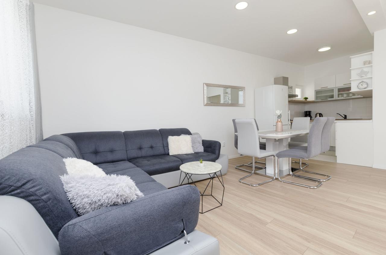 Apartments Dasa プリモシュテン エクステリア 写真